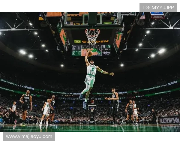 保罗的精彩表现助力马刺重回巅峰球场荣耀再现 保罗的精彩表现助力马刺重回巅峰球场荣耀再现