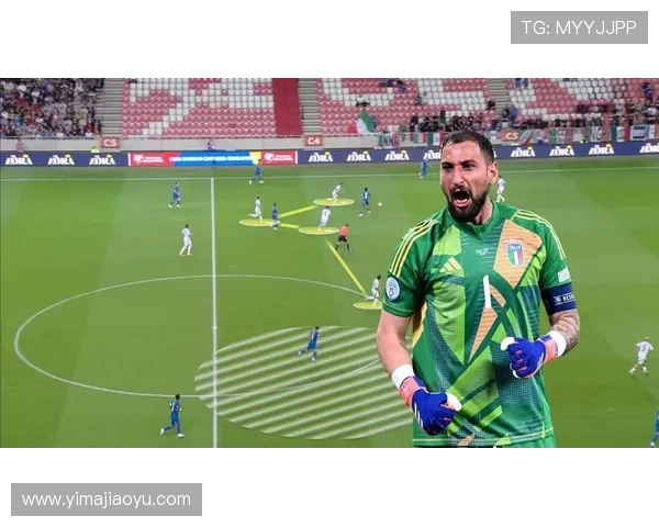 意大利足球队海报发布多纳鲁马巴雷拉雷特吉携手展现无悔拼搏精神